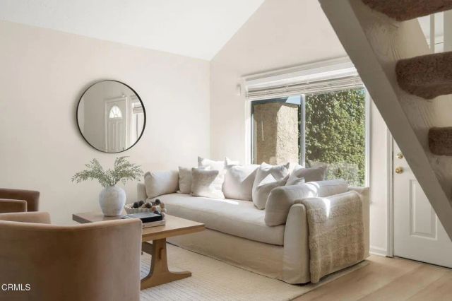 1689 Amador Lane, Newbury Park, CA 91320