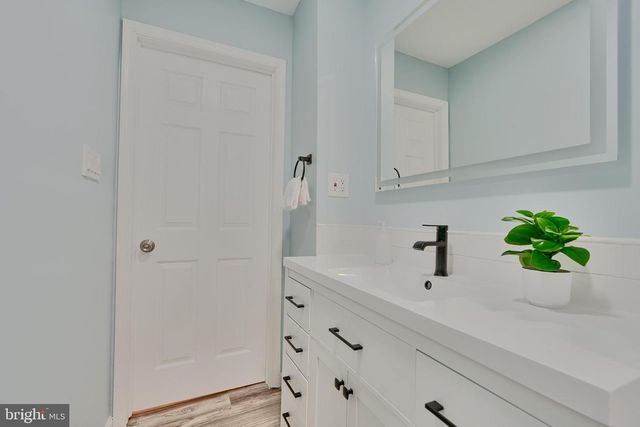 4 S EAST AVE, Baltimore, MD 21224