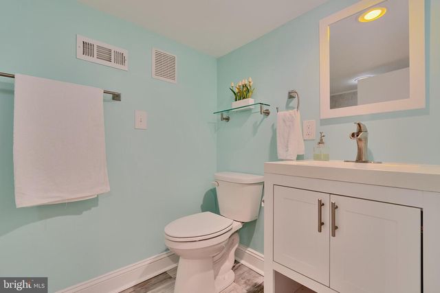 4 S EAST AVE, Baltimore, MD 21224