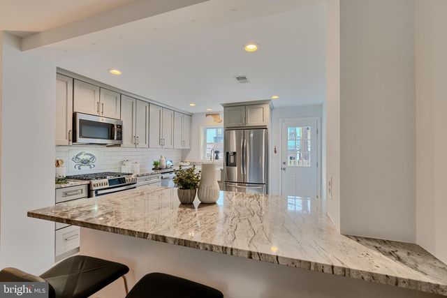 4 S EAST AVE, Baltimore, MD 21224