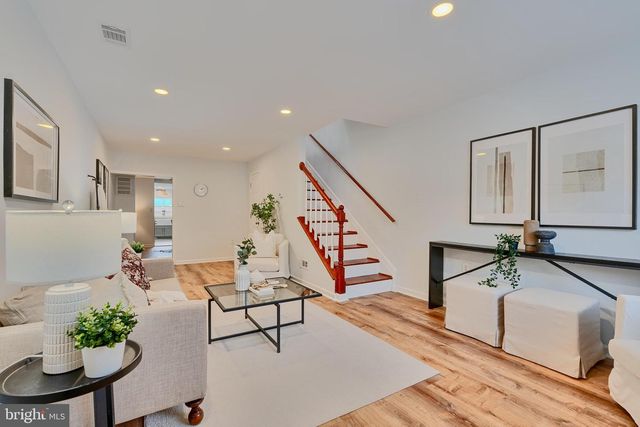 4 S EAST AVE, Baltimore, MD 21224