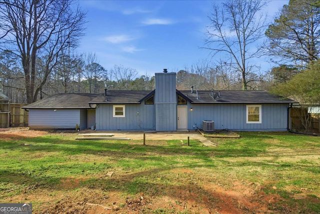 670 Stonehedge Drive, Stone Mountain, GA 30087