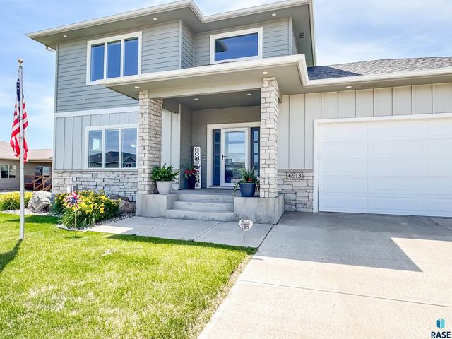 6913 E 37th St Street, Sioux Falls, SD 57110