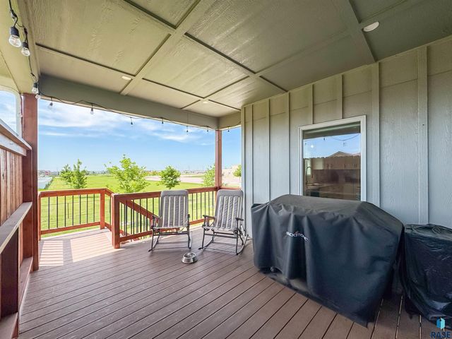 6913 E 37th St Street, Sioux Falls, SD 57110