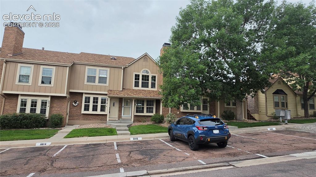 6818 Ravencrest Drive, Colorado Springs, CO 80919 — exterior