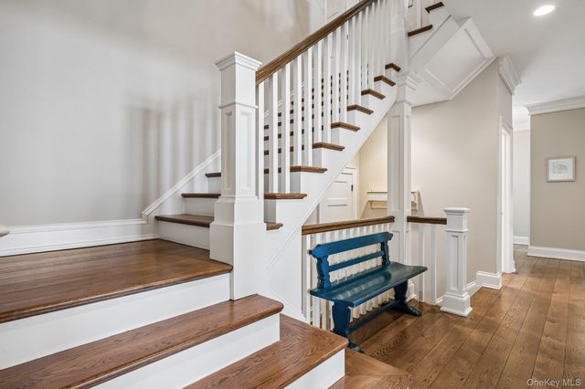 6 Pheasant Run, Nissequogue, NY 11780