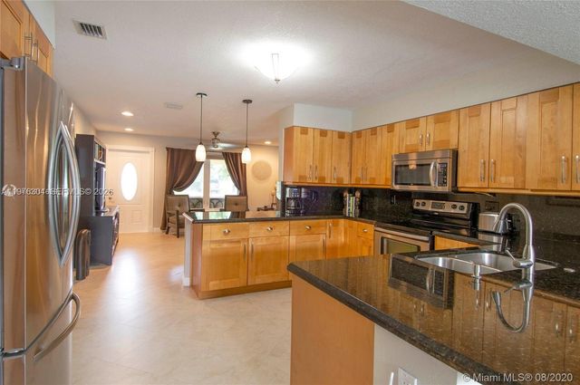 4701 SW 34th Dr, Dania Beach, FL 33312