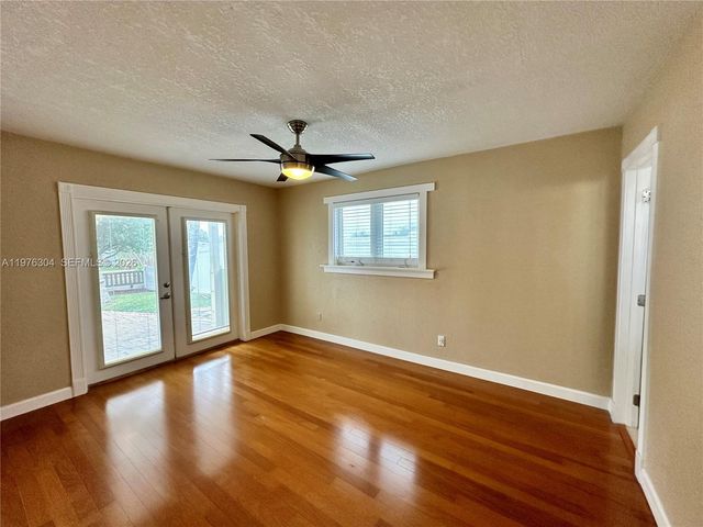 4701 SW 34th Dr, Dania Beach, FL 33312