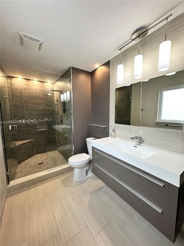 4701 SW 34th Dr, Dania Beach, FL 33312