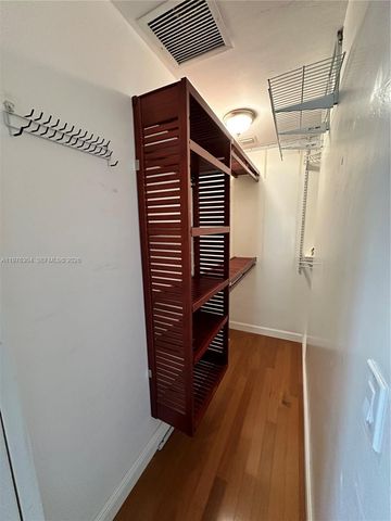 4701 SW 34th Dr, Dania Beach, FL 33312