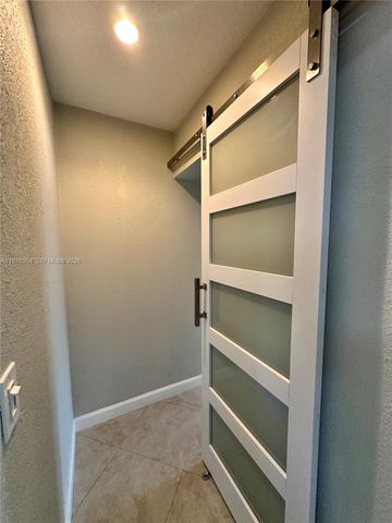 4701 SW 34th Dr, Dania Beach, FL 33312