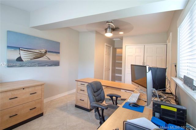 4701 SW 34th Dr, Dania Beach, FL 33312