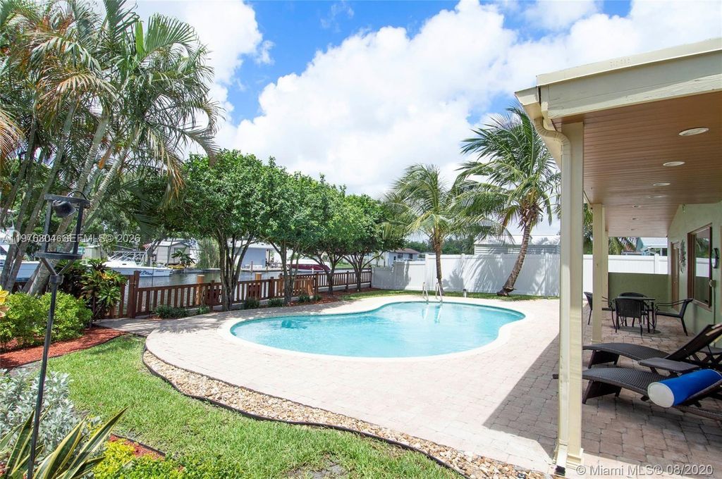 4701 SW 34th Dr, Dania Beach, FL 33312