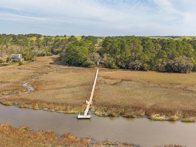 7717 White Point Road, Adams Run, SC 29426