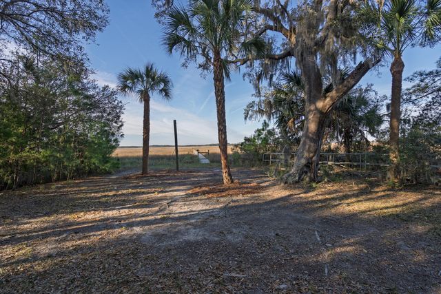 7717 White Point Road, Adams Run, SC 29426