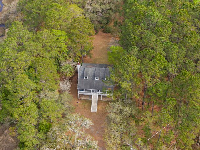 7717 White Point Road, Adams Run, SC 29426