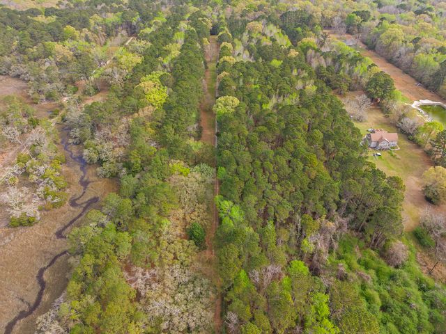 7717 White Point Road, Adams Run, SC 29426