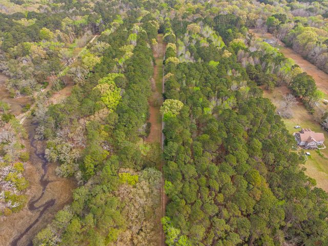 7717 White Point Road, Adams Run, SC 29426