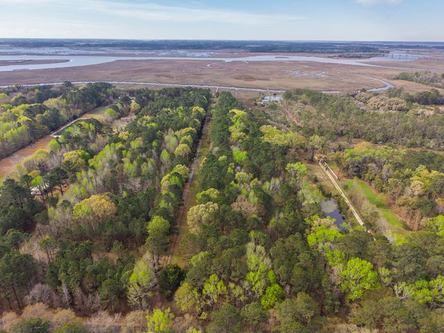 7717 White Point Road, Adams Run, SC 29426