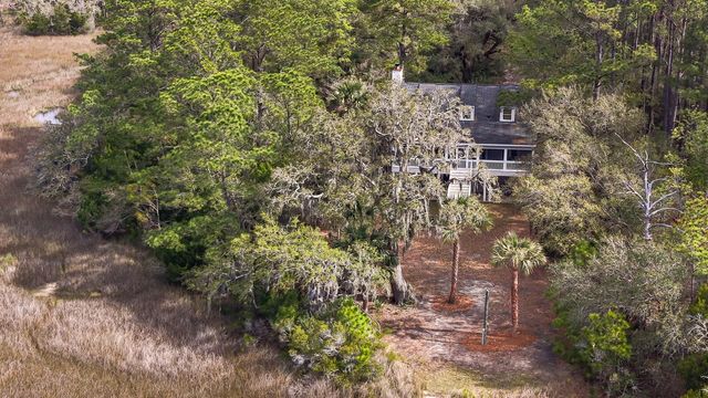 7717 White Point Road, Adams Run, SC 29426