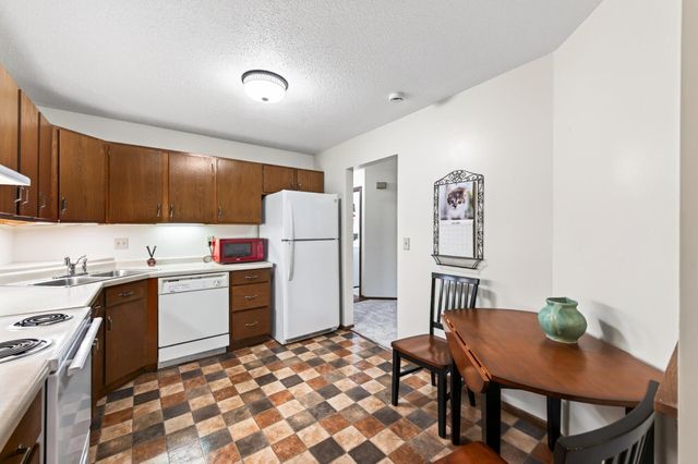 500 Etna Street 102, Saint Paul, MN 55106