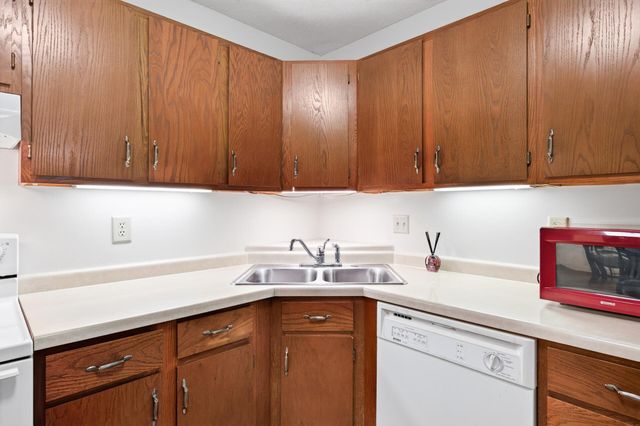 500 Etna Street 102, Saint Paul, MN 55106