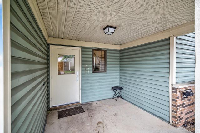 500 Etna Street 102, Saint Paul, MN 55106