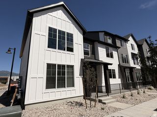 1179 N DOWNFIELD LN #208, North Salt Lake, UT 84054