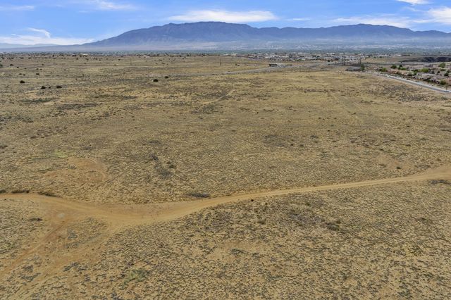 Scenic Drive NW 8, Albuquerque, NM 87120