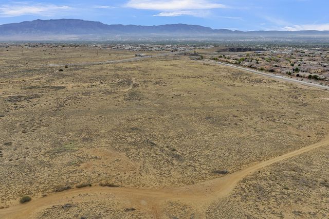 Scenic Drive NW 8, Albuquerque, NM 87120