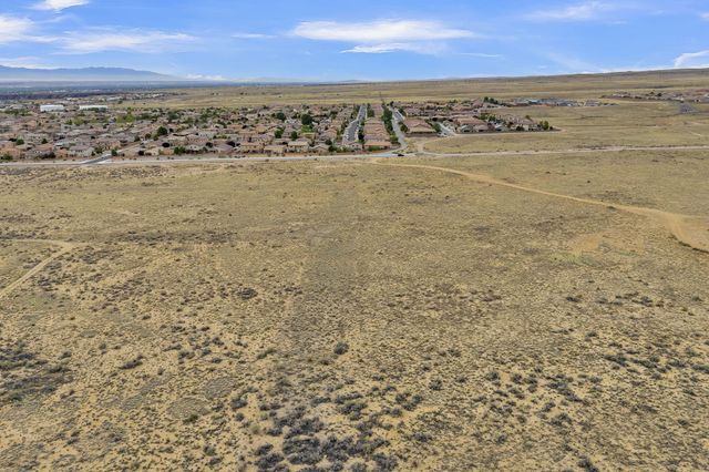 Scenic Drive NW 8, Albuquerque, NM 87120