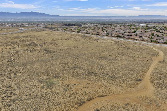 Scenic Drive NW 8, Albuquerque, NM 87120
