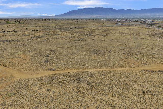 Scenic Drive NW 8, Albuquerque, NM 87120
