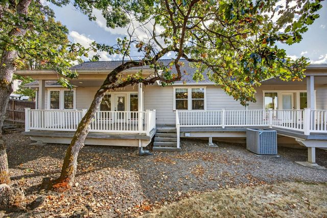 1151 Arrowhead Trail, Eagle Point, OR 97524