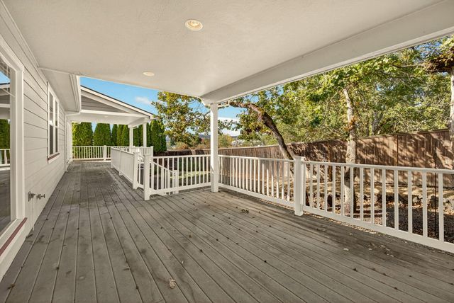 1151 Arrowhead Trail, Eagle Point, OR 97524