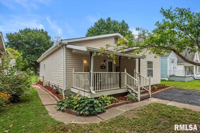 2004 S Pasfield Street, Springfield, IL 62704