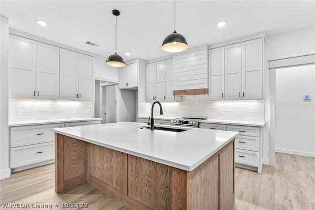 815 Gleason Way, Greenwood, AR 72936