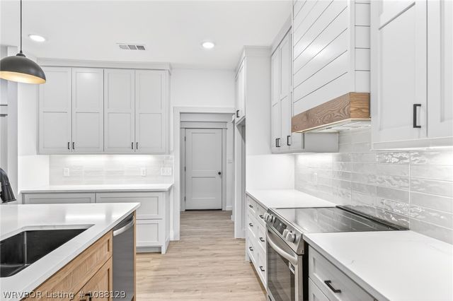 815 Gleason Way, Greenwood, AR 72936