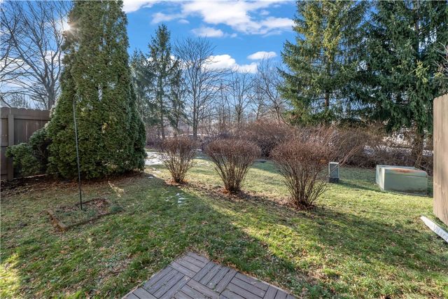 40 Old Stone Lane, Greece, NY 14615