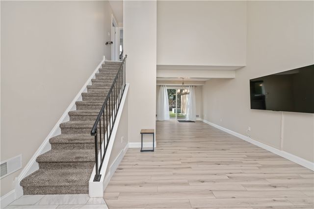 40 Old Stone Lane, Greece, NY 14615