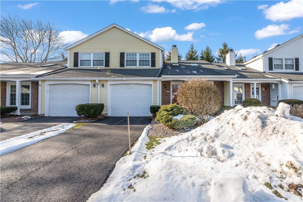 40 Old Stone Lane, Greece, NY 14615