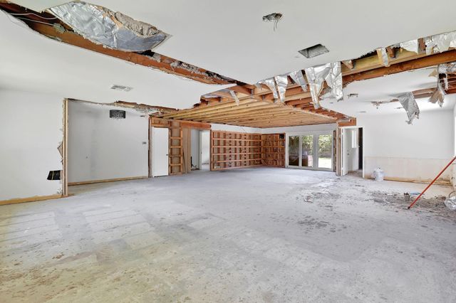 7915 S Braeswood Boulevard, Houston, TX 77071