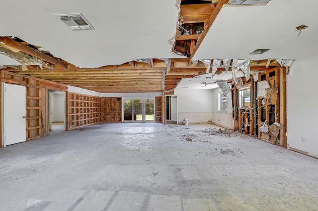 7915 S Braeswood Boulevard, Houston, TX 77071