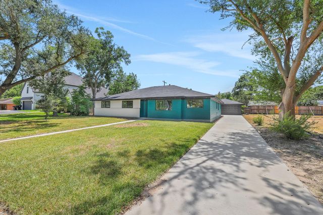 7915 S Braeswood Boulevard, Houston, TX 77071