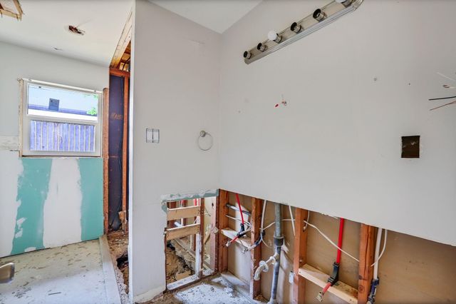 7915 S Braeswood Boulevard, Houston, TX 77071