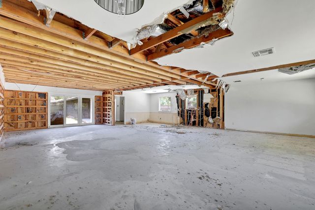 7915 S Braeswood Boulevard, Houston, TX 77071
