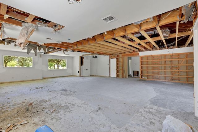 7915 S Braeswood Boulevard, Houston, TX 77071