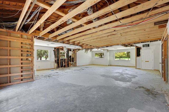 7915 S Braeswood Boulevard, Houston, TX 77071
