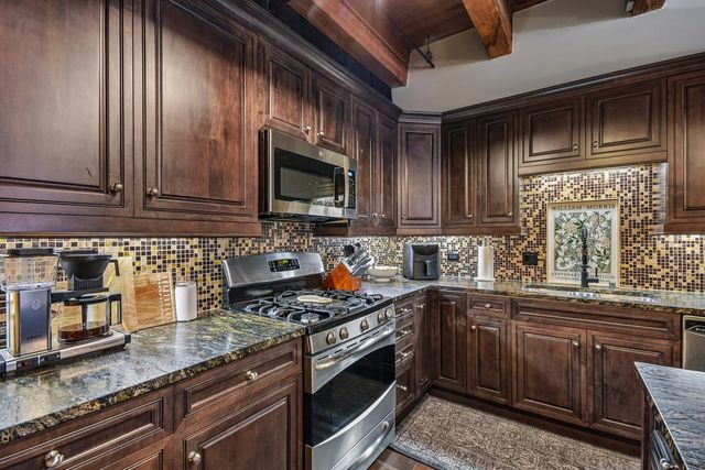 520 W Huron Street 414, Chicago, IL 60654