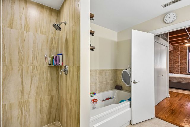 520 W Huron Street 414, Chicago, IL 60654